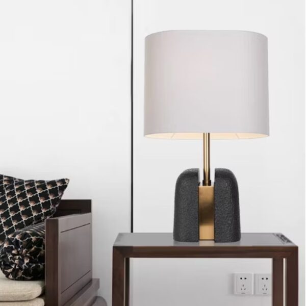 Bedreeom Bedside Art Table Lamp Personality Creative Home Resin Living Room Warm Decoration Modern Simple Desk Lamp