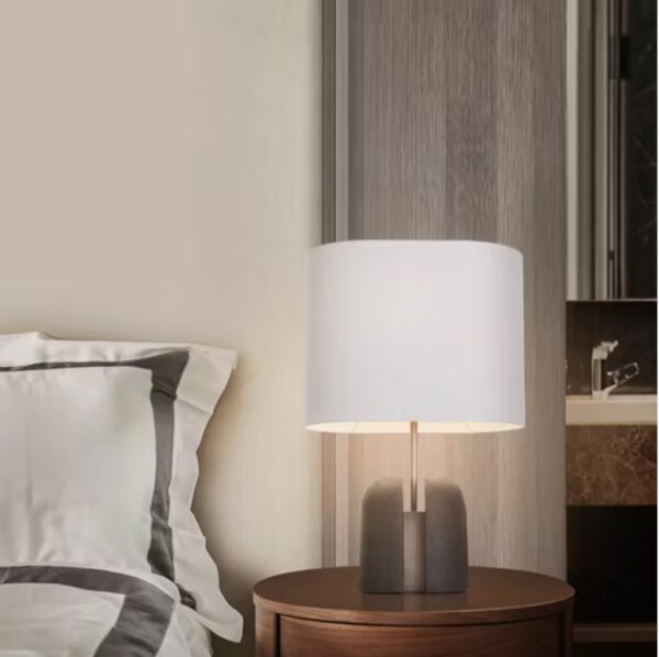 Bedreeom Bedside Art Table Lamp Personality Creative Home Resin Living Room Warm Decoration Modern Simple Desk Lamp