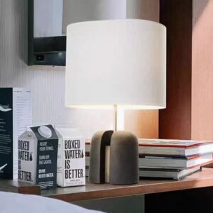 Bedreeom Bedside Art Table Lamp Personality Creative Home Resin Living Room Warm Decoration Modern Simple Desk Lamp