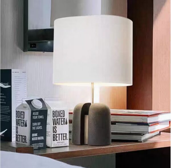 Bedreeom Bedside Art Table Lamp Personality Creative Home Resin Living Room Warm Decoration Modern Simple Desk Lamp
